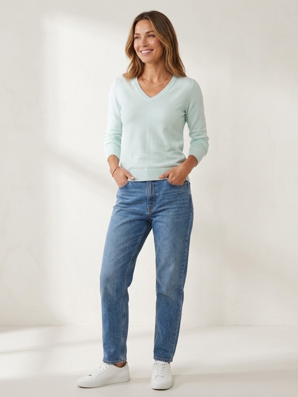 Roz & Ali Light Mint green/light aqua V-Neck Sweater. Size M EUC